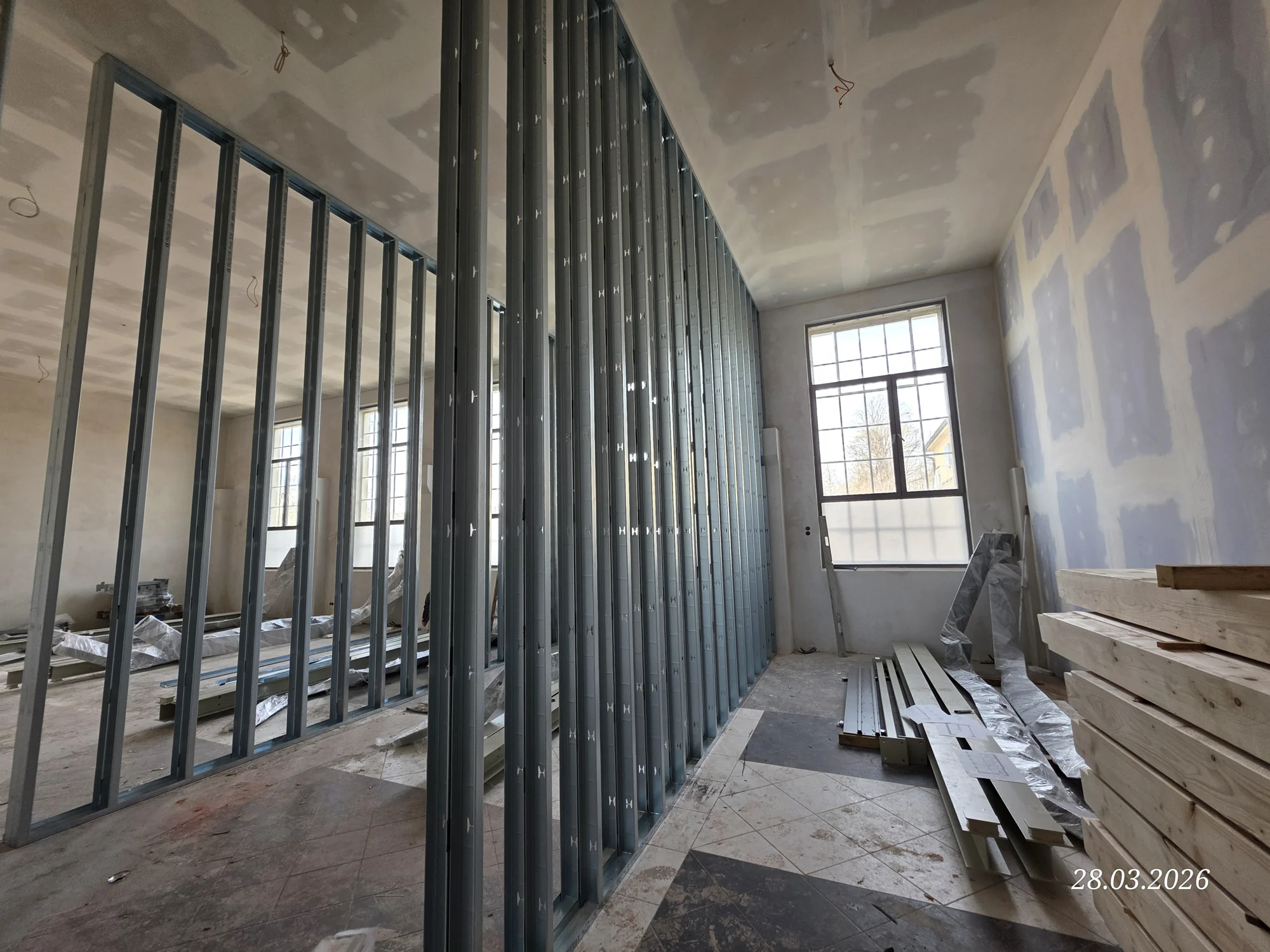 Metallprofile für neue Trockenbauwände – Mesret Bau